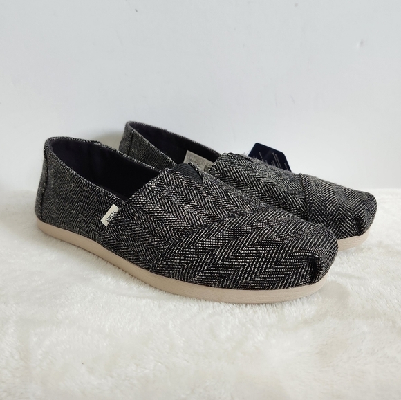 Toms Black Silver Metallic Herringbone Alpargata Size 5 NWT - Picture 1 of 14